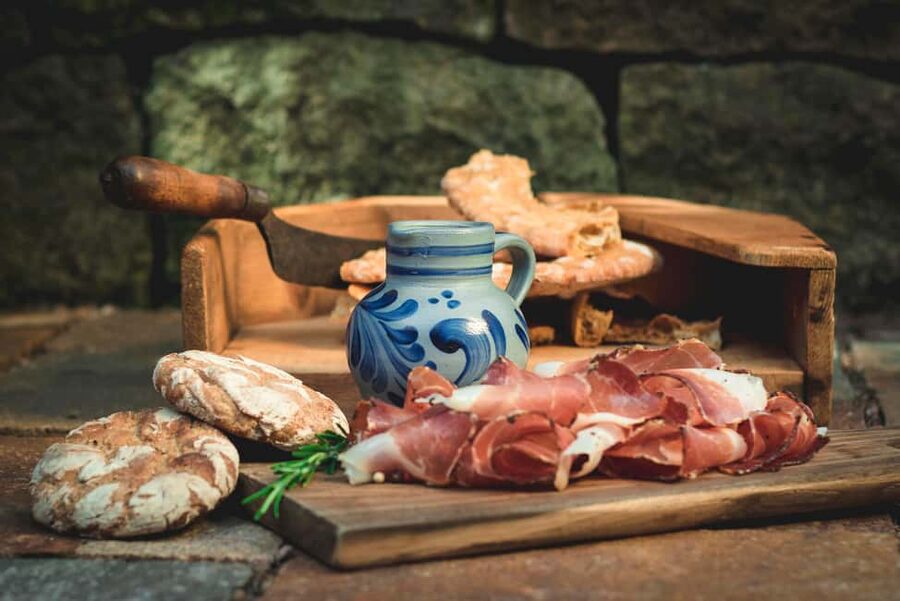 South Tyrolean specialties and wine tasting - Key points at a glance