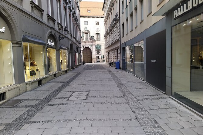 Third Reich - Facts about WWII : Small Group Walking tour - Odeonsplatz and Hitler’s failed putsch