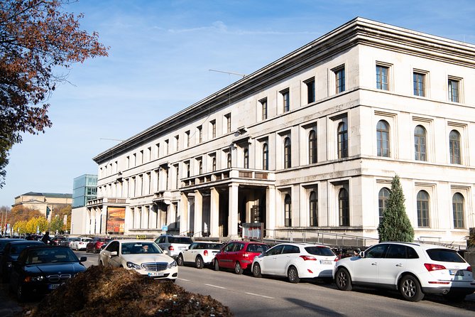 Third Reich Walking Tour Munich - Guide style: facts, photographs, and room for questions