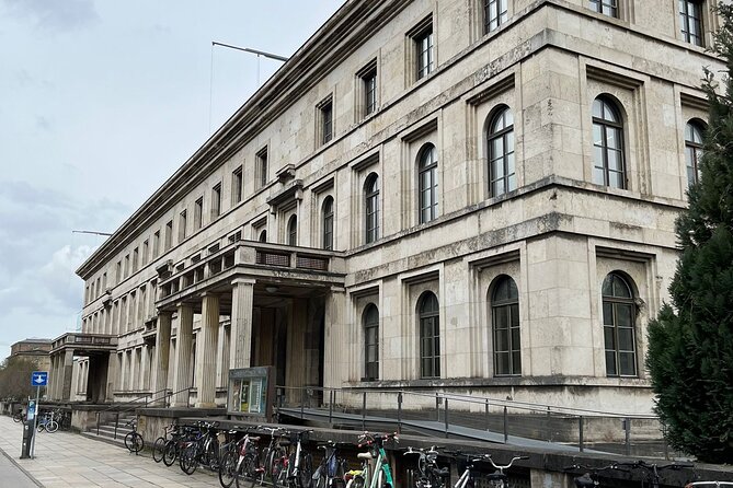Walking Tour on Origins of Nazism in Munich - English - Hofbräuhaus and the party’s Munich base