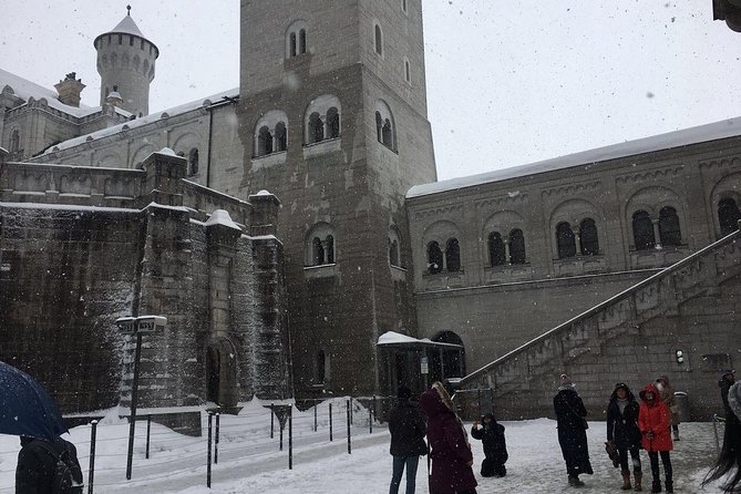 Winter Tour to Neuschwanstein Castle from Munich - Meeting in Munich and settling into the coach