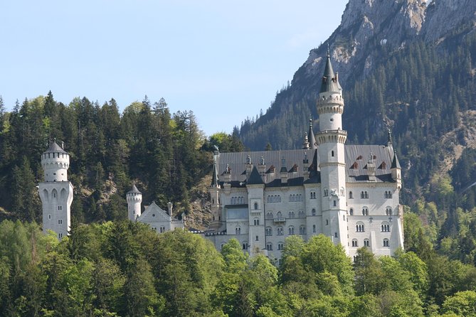 Wright Europe Vacations - Private Escorted Auto Tours - Guides, vehicle comfort, and the pace